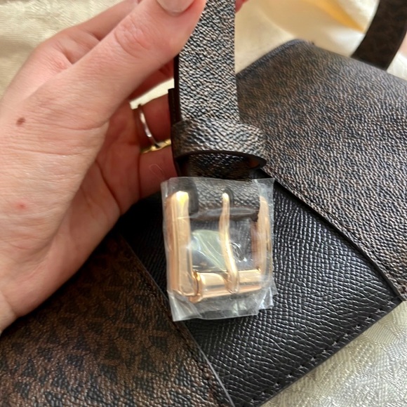 ♥️ BRAND NEW! Micheal Kors Belt Bag - Picture 9 of 11